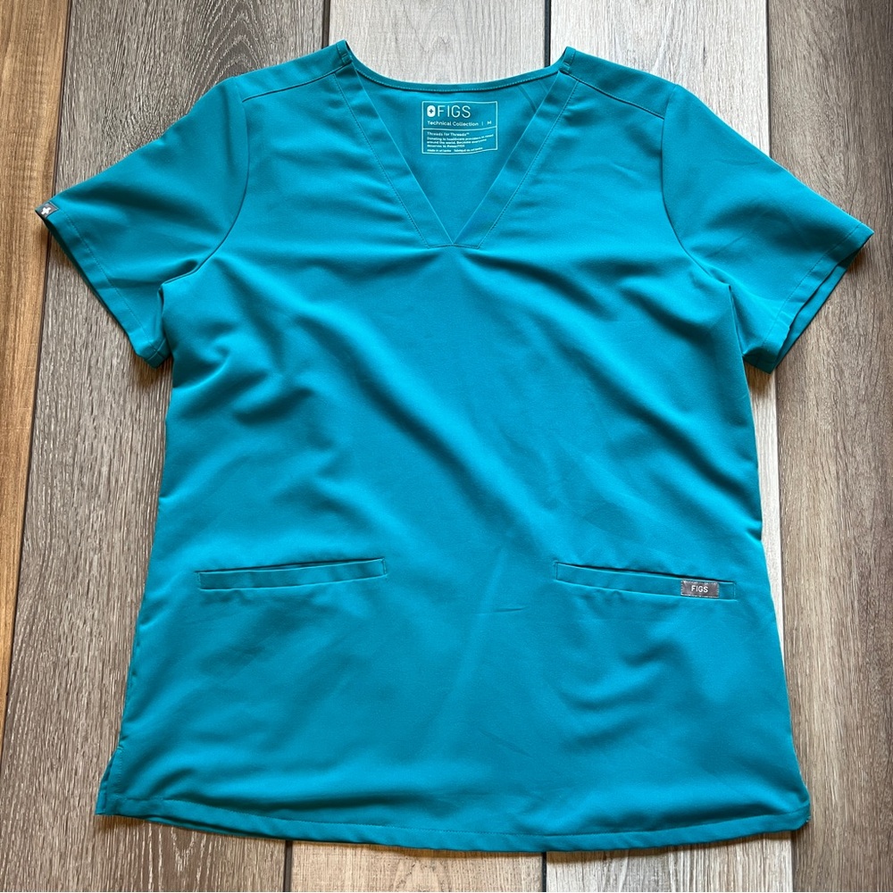 Figs Women's Casma Top in Teal